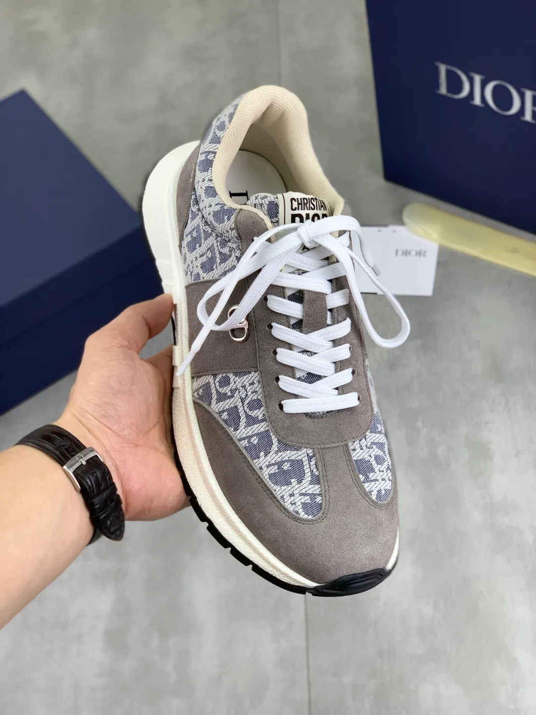 Men's Men's Shoes💰P440💰[New Style]🆘[Dior] 2025 Dior Original Lace-up Low-top Men's Shoes Classic casual shoes 🔥This model is the official classic model, with high quality and made by famous original designers. It is made of high-quality cowhide with original materials➕comfortable and breathable mesh lining➕pigskin insole. The perfect last shape and generous and fashionable design have attracted many consumers and are suitable for drivers to drive🚗. What you want is the best quality in the market. Color: seven colors. Code number: 38--44 (45 46 customized)